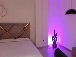 Amateur Sex Cam of MaddisonCollins