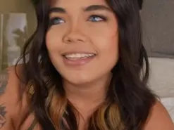 Amateur Live Sex Cam of Mia_Rosalie