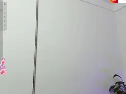 Amateur Live Sex Cam of hot_moon_18
