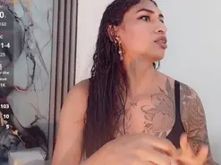 Amateur Free Porn Cam of khiara_moretti