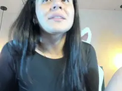 Amateur Nude Webcam of EmilyBuu