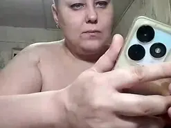 Amateur Live Sex Cam of BigAss0704