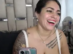 Amateur Live Sex of chelaqueen_