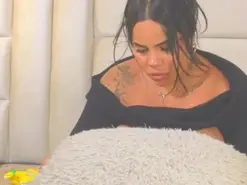 Amateur Live Sex of EmilyQueenx