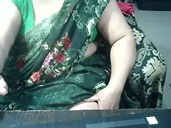 Amateur Live Sex Cam of indianbhabi40