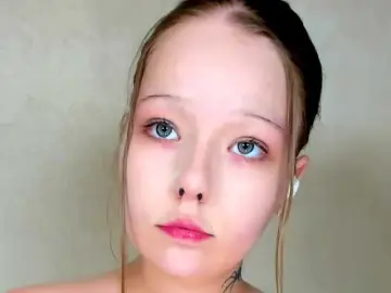 Bongacams Watch Live Sex Cams of MelMooon