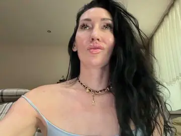 Bongacams Live Sex Cam of KorolevaQween000