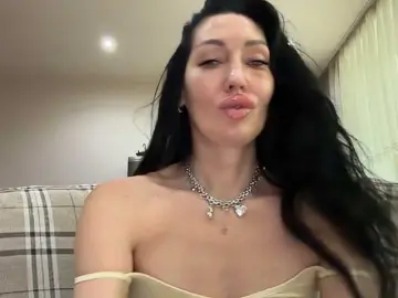 Bongacams Free Porn Cam of KorolevaQween000