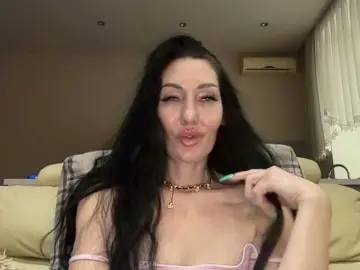 Bongacams Nude Webcam of KorolevaQween000