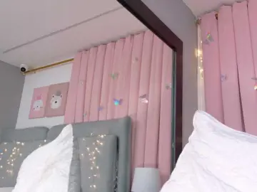 Bongacams Watch Live Sex Cams of ZaharaFox2