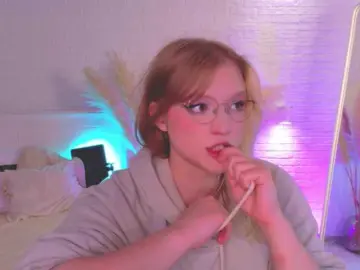 Bongacams Nude Webcam of CrazyWine