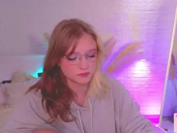 Bongacams Live Sex Cam of CrazyWine