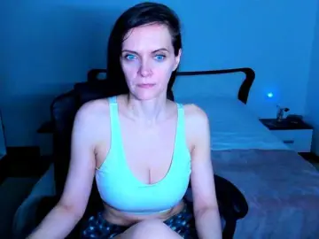 Bongacams Nude Webcam of SexQueen11