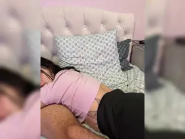 Bongacams Watch Live Sex Cams of Paratrax
