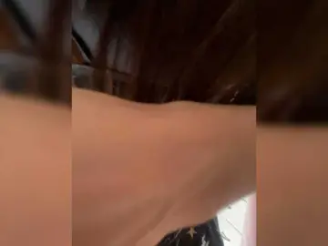 Bongacams Free Porn Cam of SallyeLeins