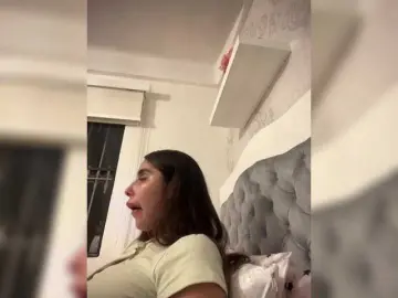 Bongacams Watch Live Sex Cams of SallyeLeins