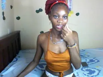 Bongacams Free Porn Cam of Luna-Noir