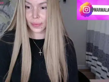 Bongacams Live Sex Cam of Foxymoxy19