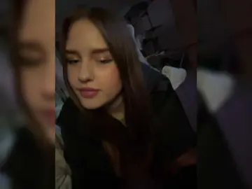 Bongacams Watch Live Sex Cams of L0lly-D0lly