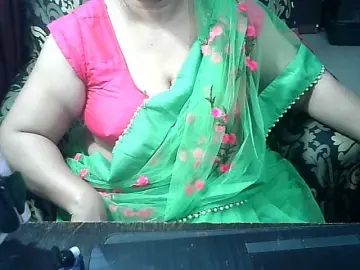 Bongacams Sex Cam of Indianbhabhimilf40