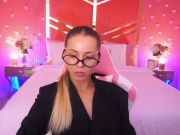Bongacams Best live sex cam show of LoveeDove