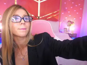 Bongacams Adult Video Chat of LoveeDove