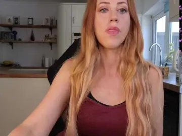 Bongacams Watch Live Sex Cams of stripmequick