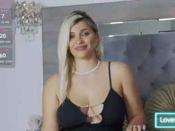 Bongacams Nude Webcam of lorehottie