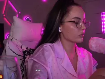 Bongacams Best live sex cam show of your-red-wine