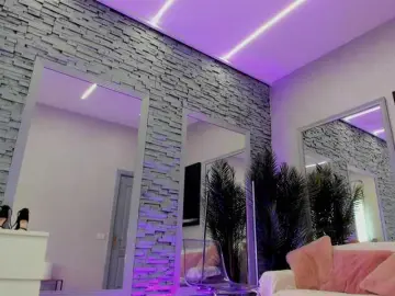 Bongacams Watch Live Sex Cams of Reina-Cummings