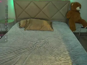 Bongacams Watch Live Sex Cams of AlinaLemon