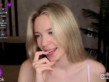Bongacams Nude Webcam of Hollywww