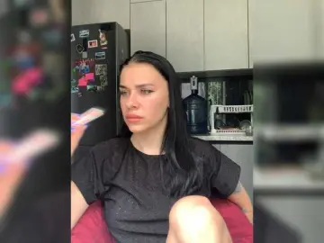 Bongacams Free Live Porn of MaidenCrystal