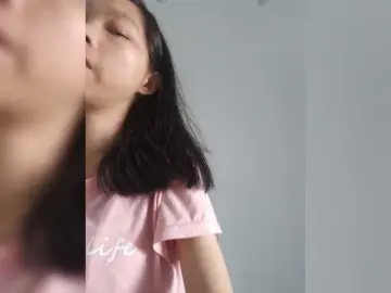 Bongacams Watch Live Sex Cams of Selinababy99