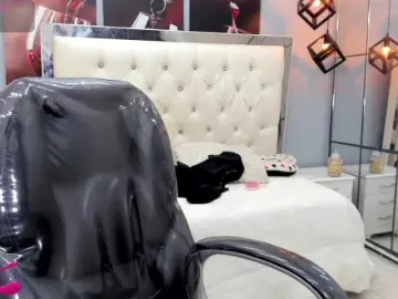 Bongacams Live Sex Cam of zoe-cortezz