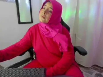 Bongacams Live Sex Cam of CarolineSoliz