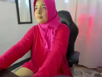 Bongacams Live Sex Cam of CarolineSoliz