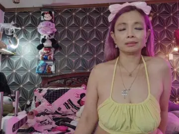 Bongacams Adult Video Chat of YummyMeily
