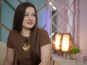 Bongacams Watch Live Sex Cams of OneLaya