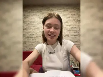 Bongacams Free Live Porn of 18YoungPussy18