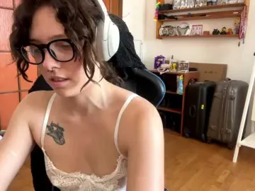 Bongacams Adult Video Chat of PlushPoutX