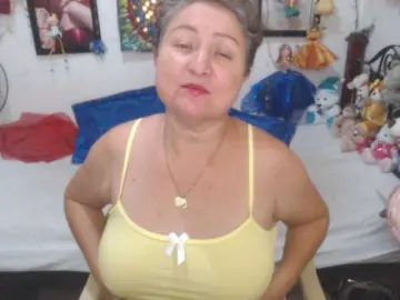 Bongacams Live Porn of LADYQUEEN520