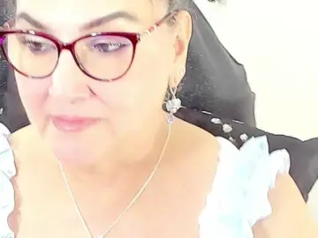 Bongacams Sex Cam of cataleya-mom