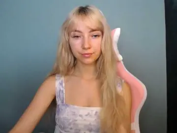 Bongacams Live Sex Cam of LuciaGlow