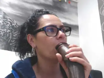 Bongacams Watch Live Sex Cams of sweetandreea