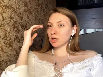 Bongacams Free Porn Cam of MyrticeDollen