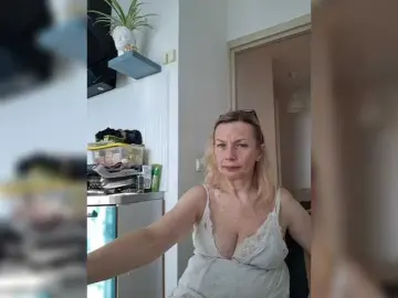 Bongacams Adult Video Chat of ShiningMILF