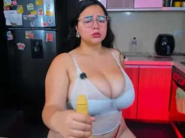 Bongacams Sex Cam of LunaaHatzel