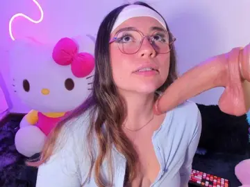 Bongacams Watch Live Sex Cams of Belacurvyx