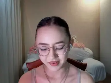 Bongacams Watch Live Sex Cams of MyrleHenggeler